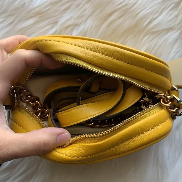 Tory Burch Kira Chevron Small Camera Bag - Picture 3 of 8